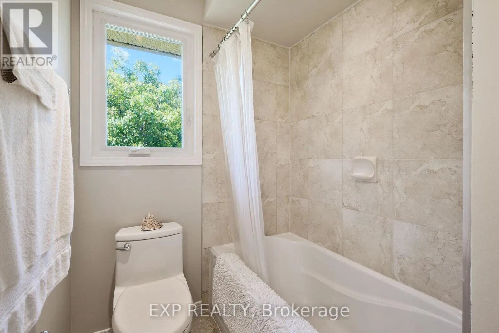 1376 MACDONALD ROAD