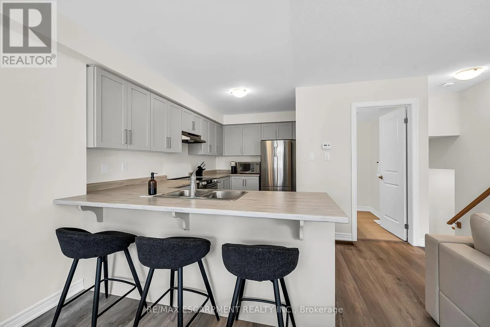 22 DRYDEN LANE