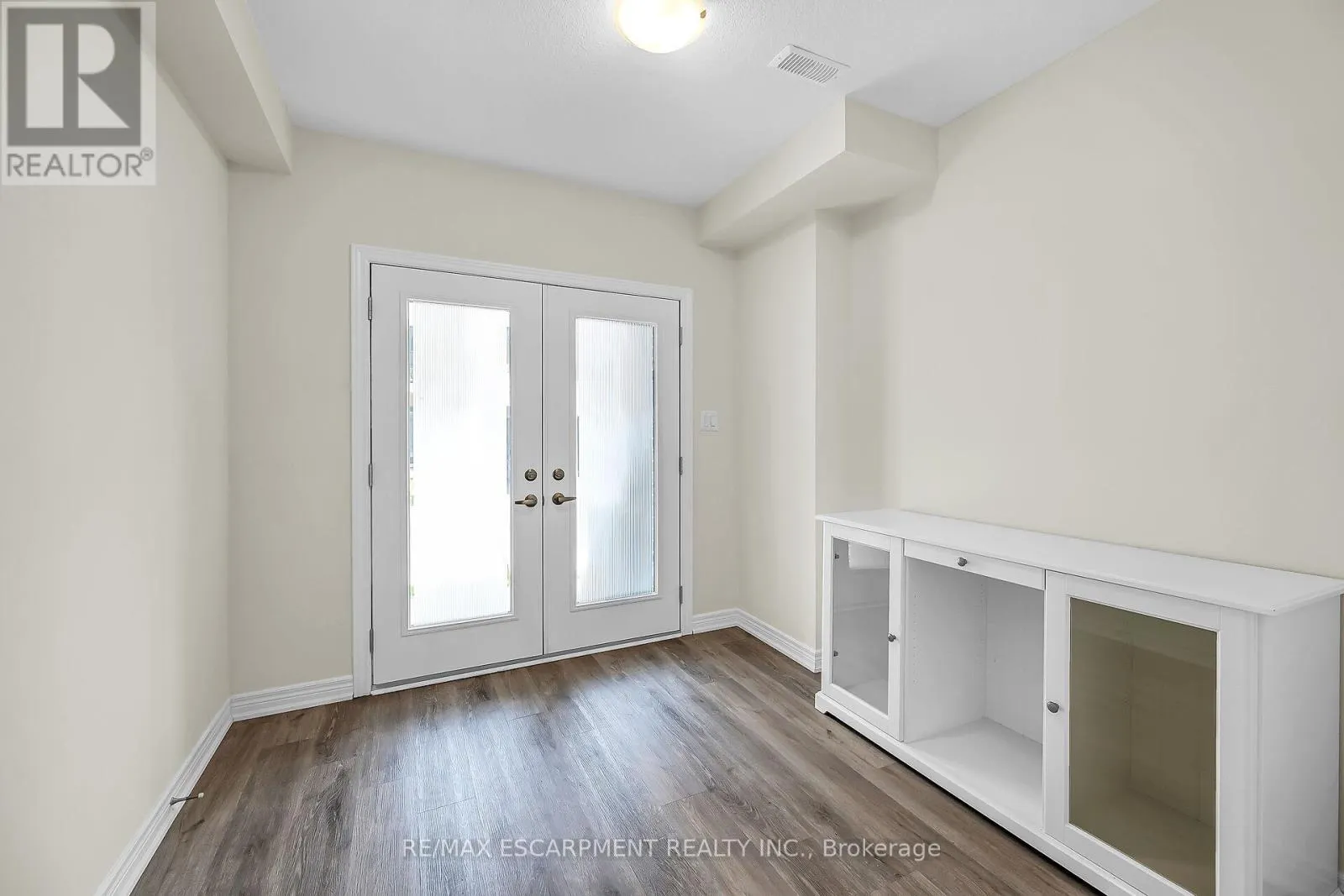 22 DRYDEN LANE