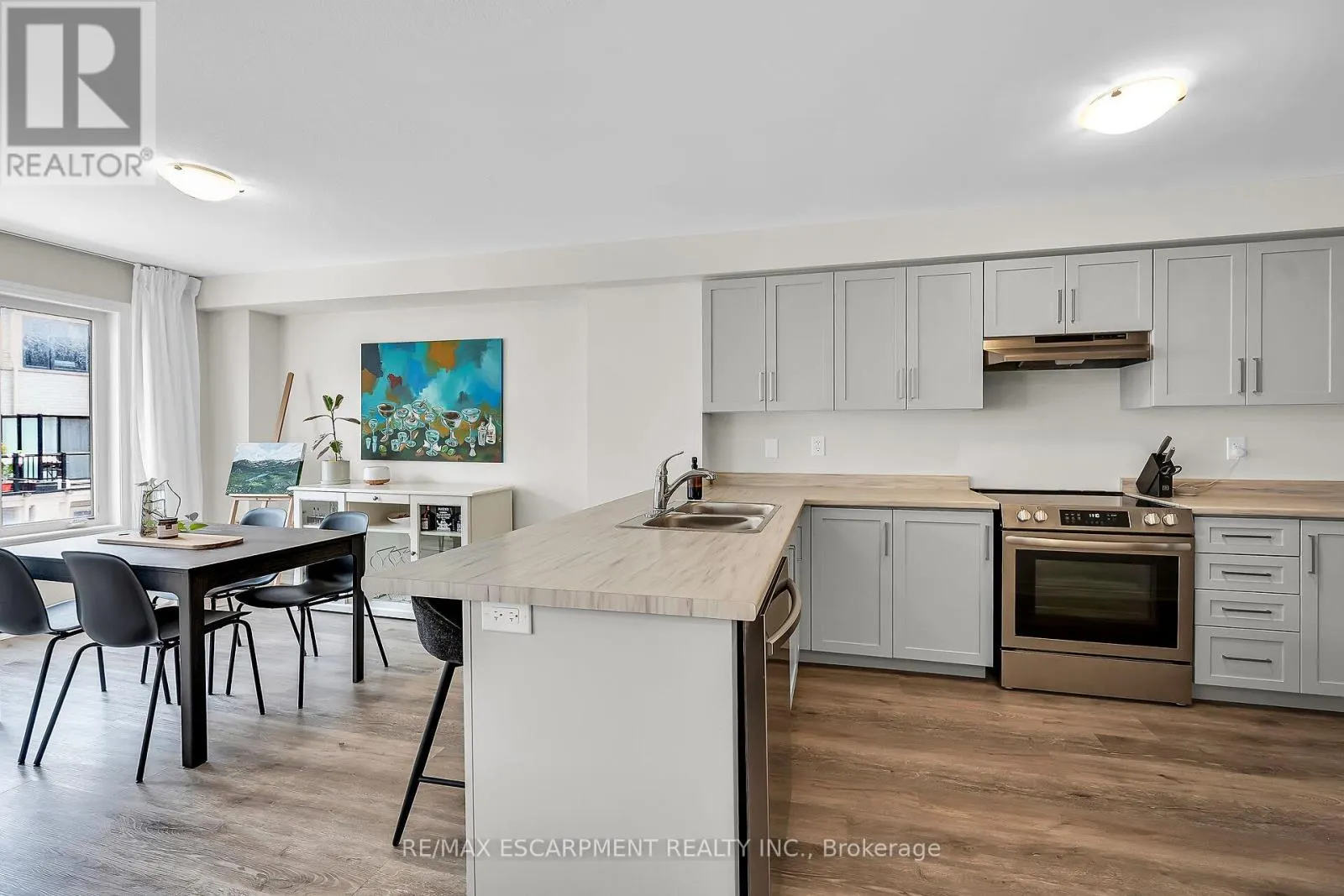 22 DRYDEN LANE