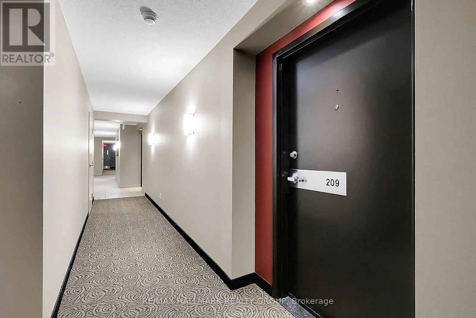 209 - 138 SOMERSET STREET W