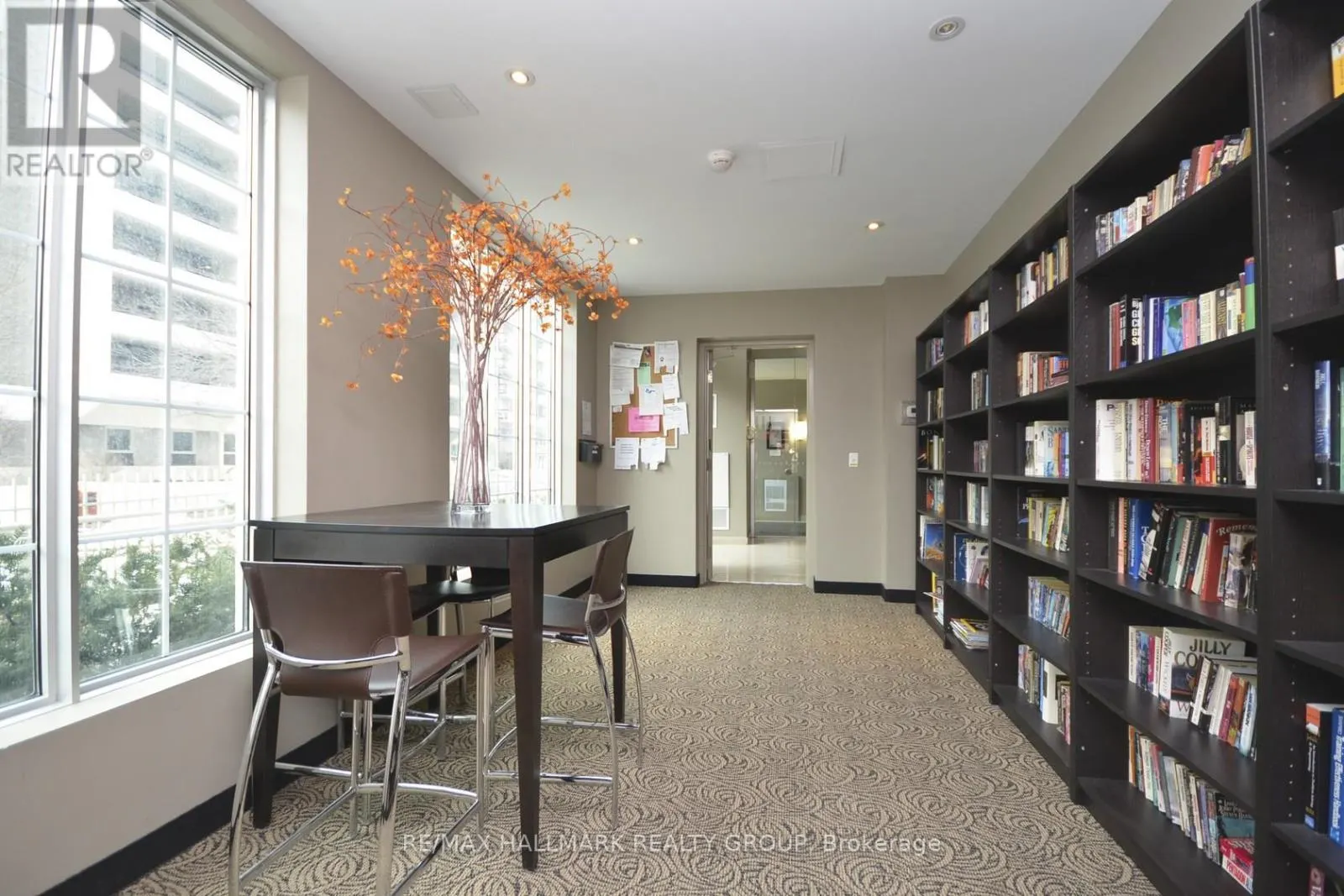 209 - 138 SOMERSET STREET W