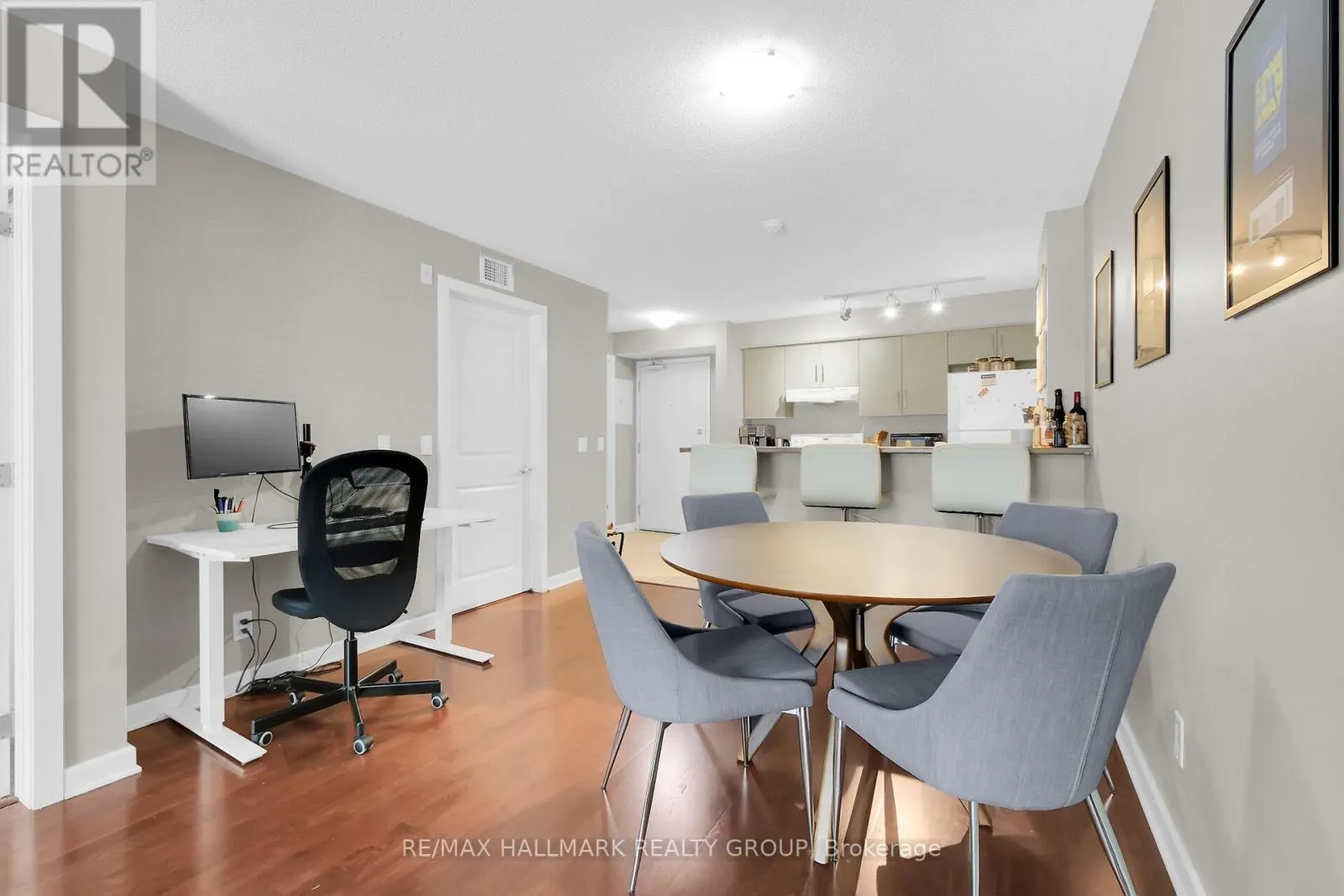 209 - 138 SOMERSET STREET W