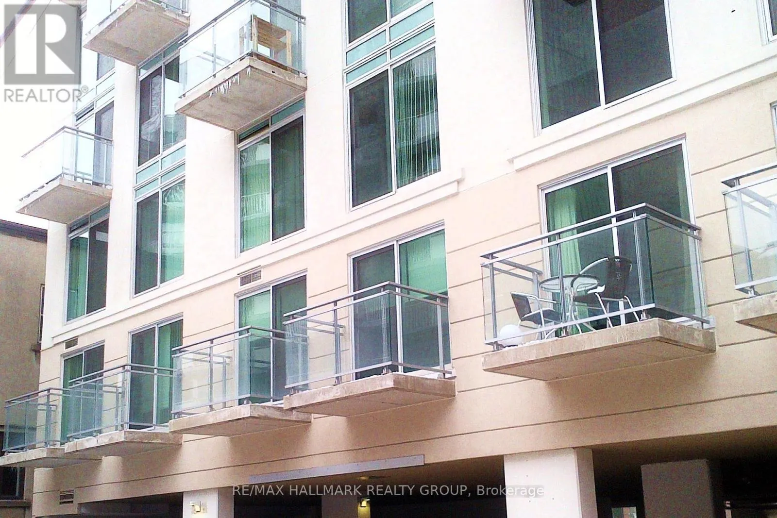 209 - 138 SOMERSET STREET W