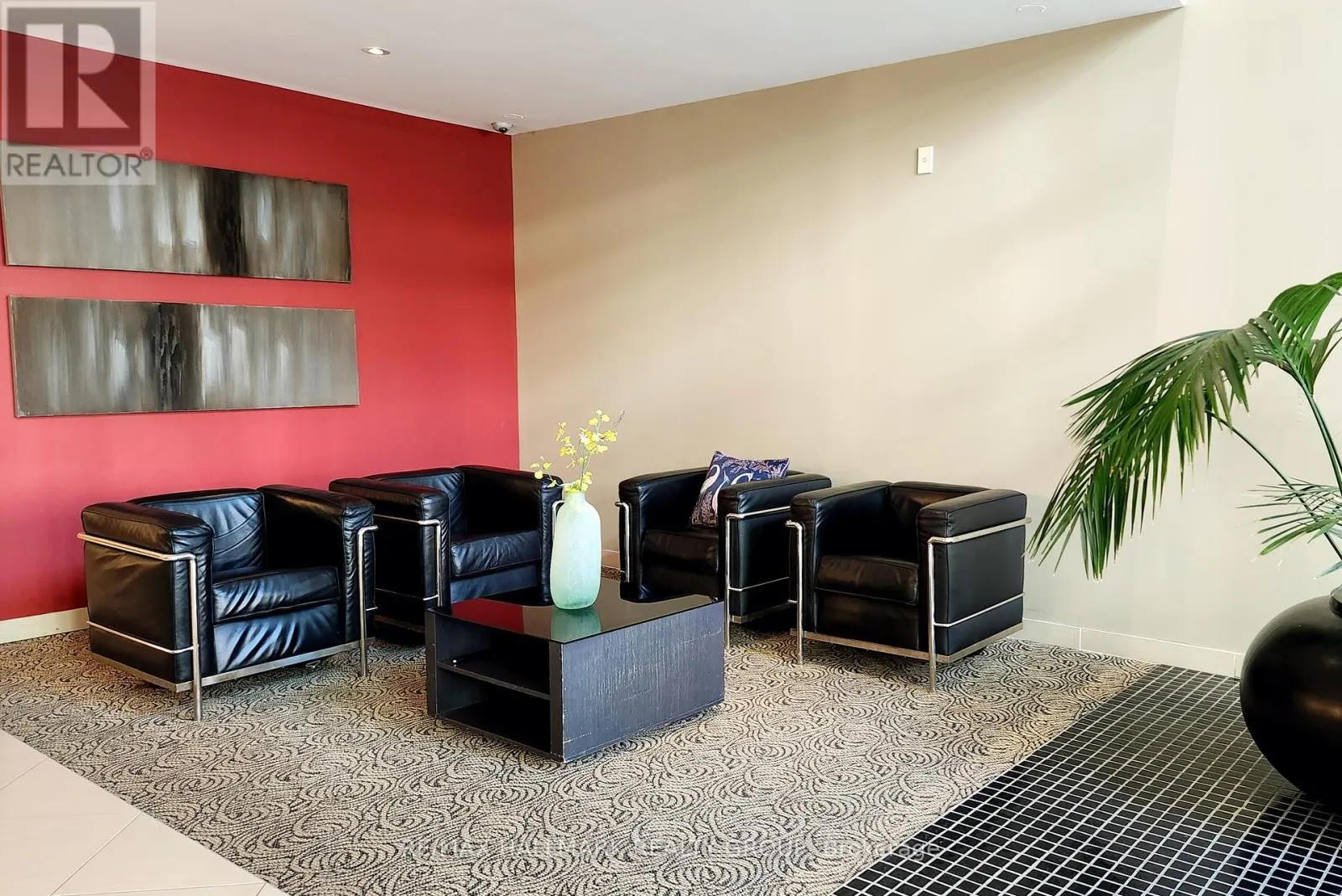 209 - 138 SOMERSET STREET W