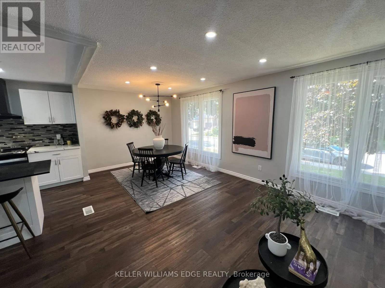 228 LAWNHURST COURT