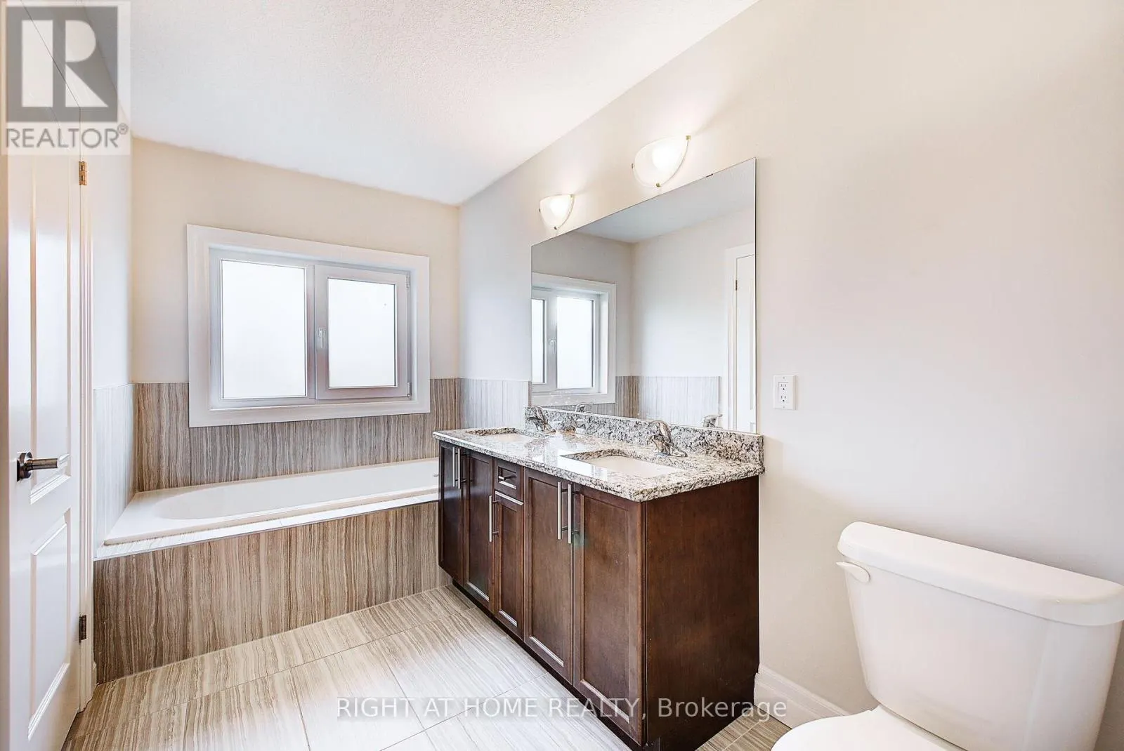 896 ZAIFMAN CIRCLE