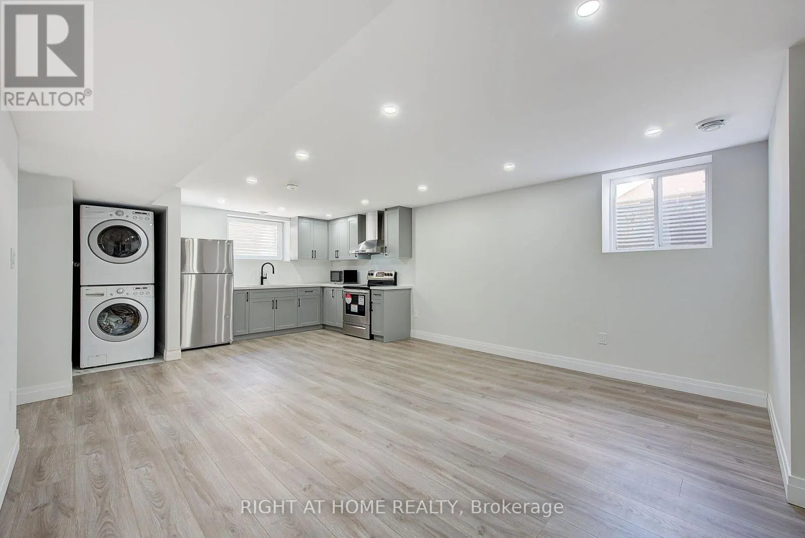 896 ZAIFMAN CIRCLE