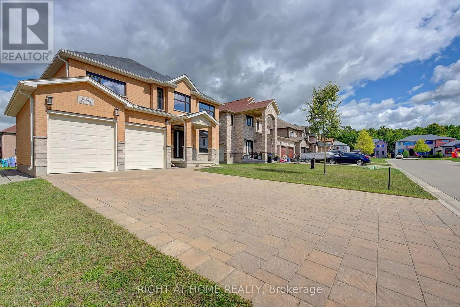 896 ZAIFMAN CIRCLE