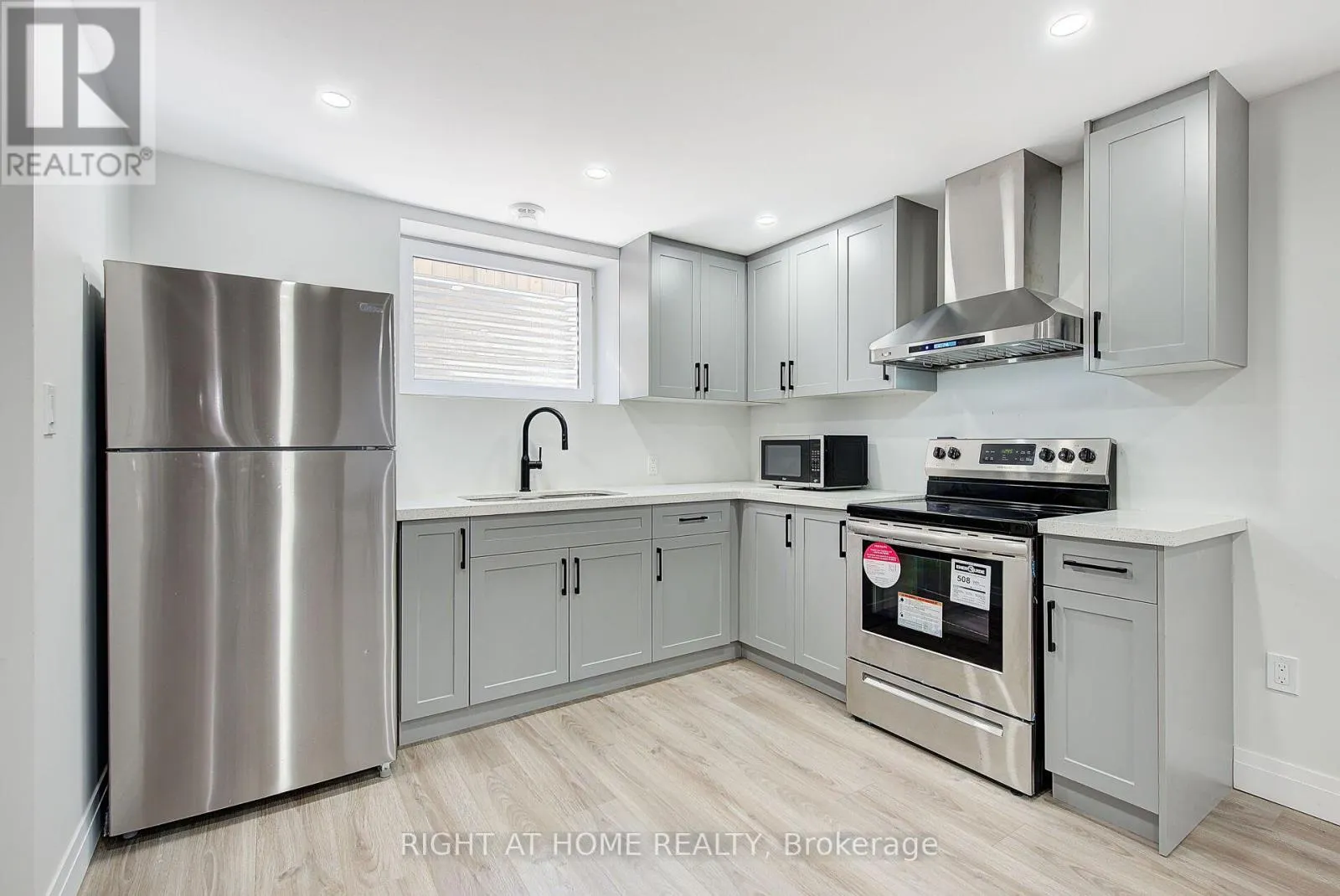 896 ZAIFMAN CIRCLE