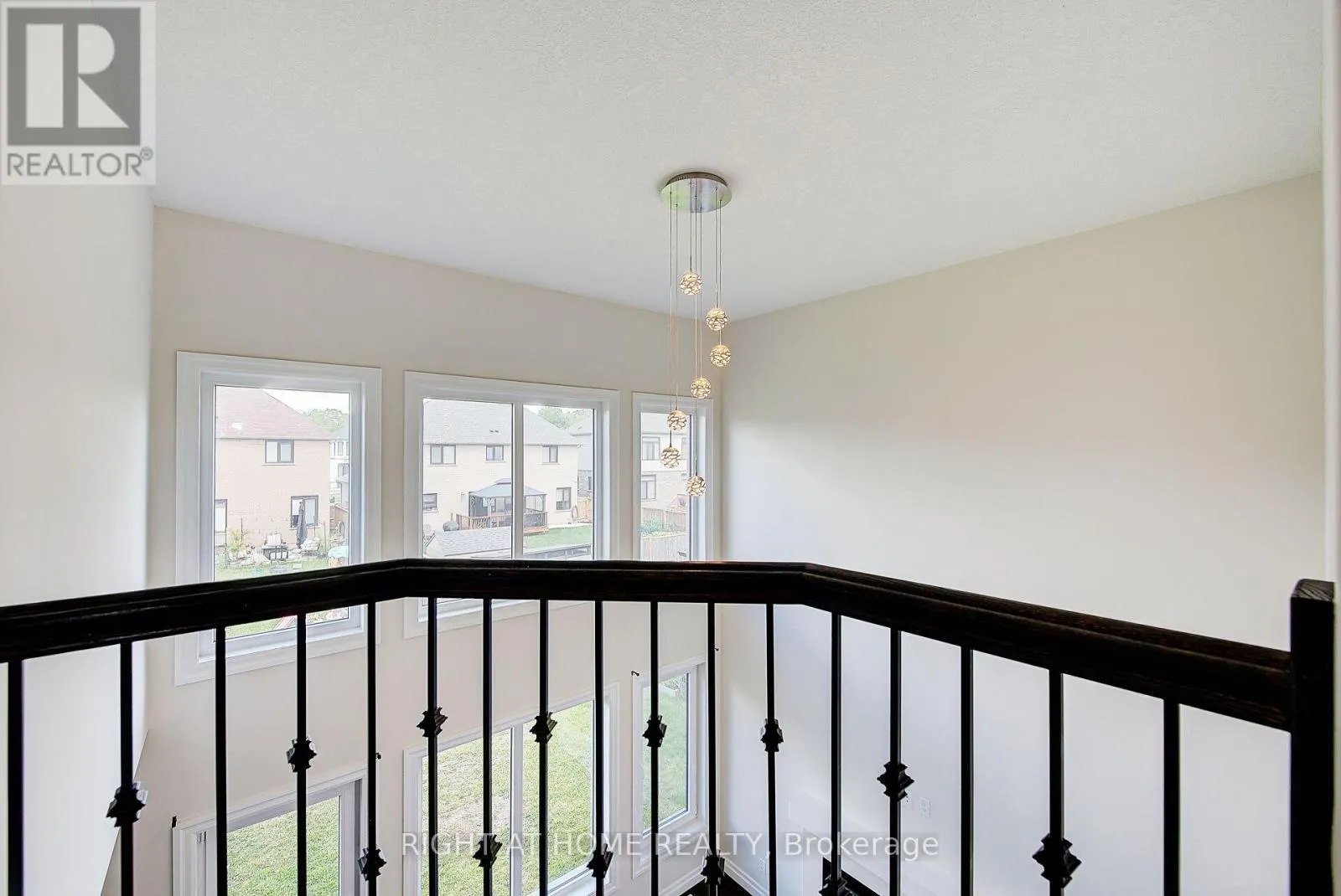 896 ZAIFMAN CIRCLE