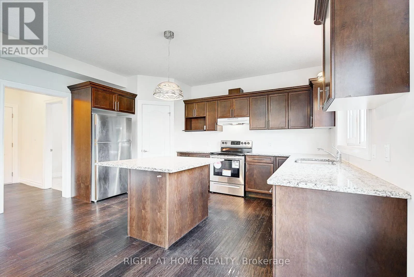 896 ZAIFMAN CIRCLE