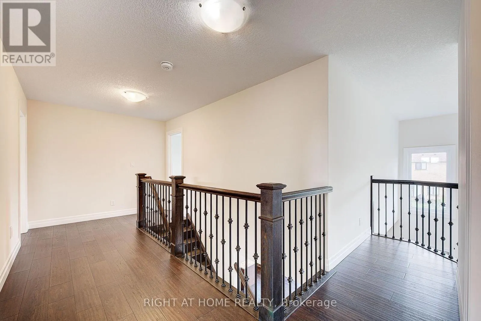 896 ZAIFMAN CIRCLE