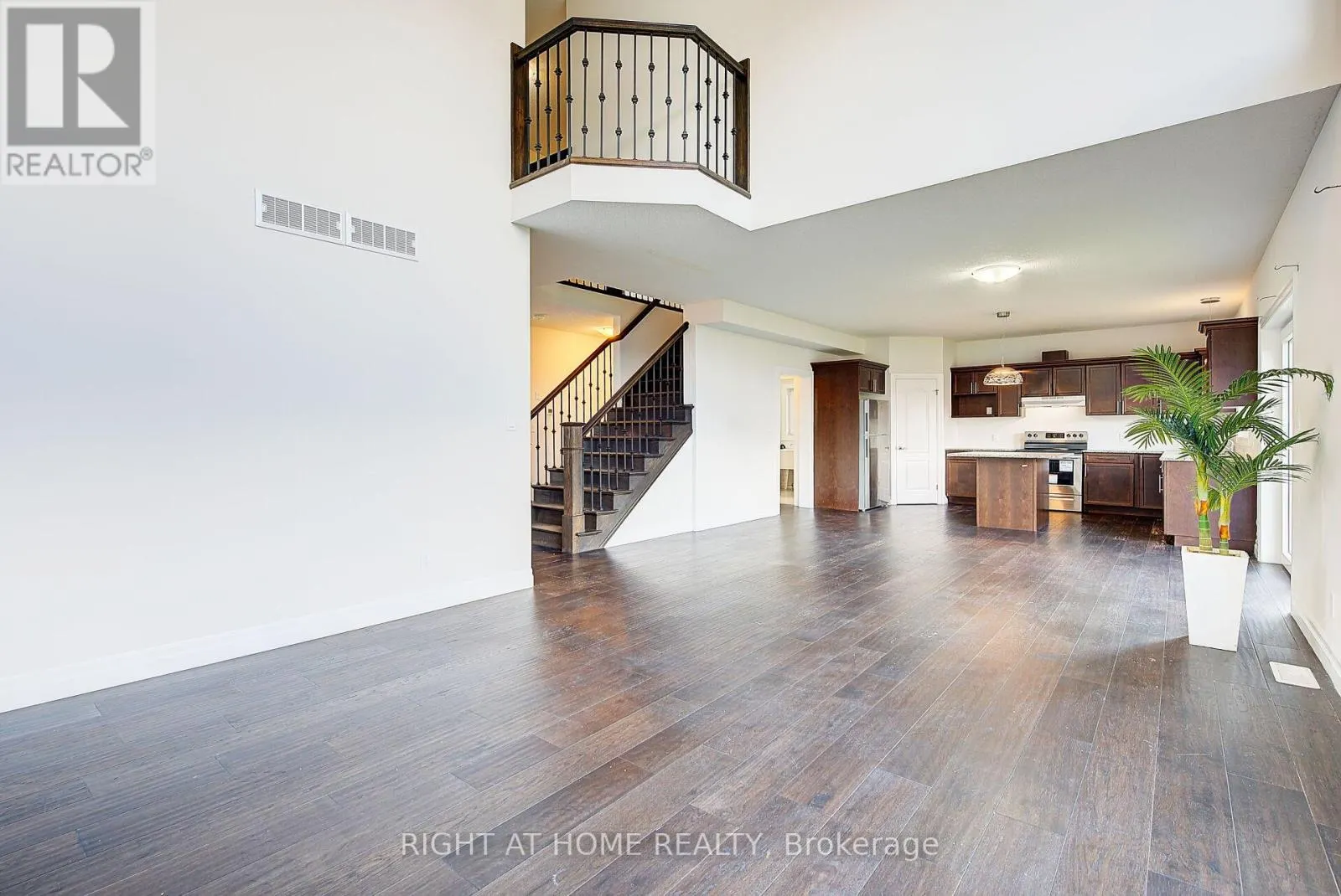 896 ZAIFMAN CIRCLE