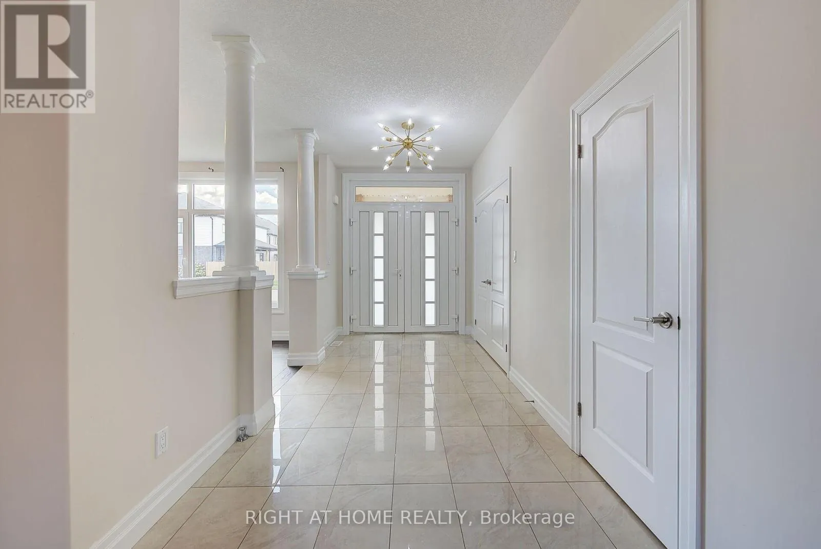 896 ZAIFMAN CIRCLE