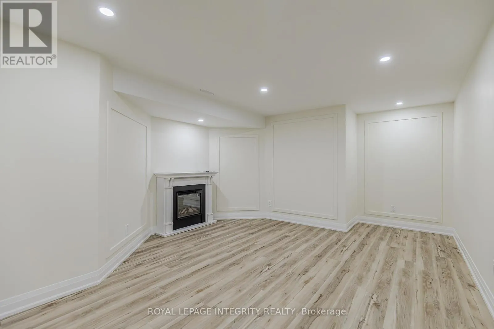 5884 EARLSCOURT CRESCENT