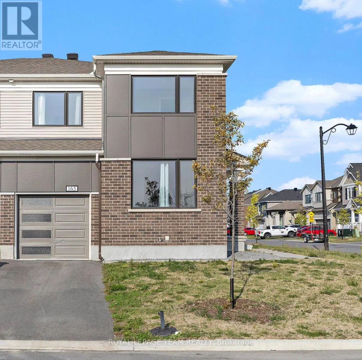 165 YEARLING CIRCLE