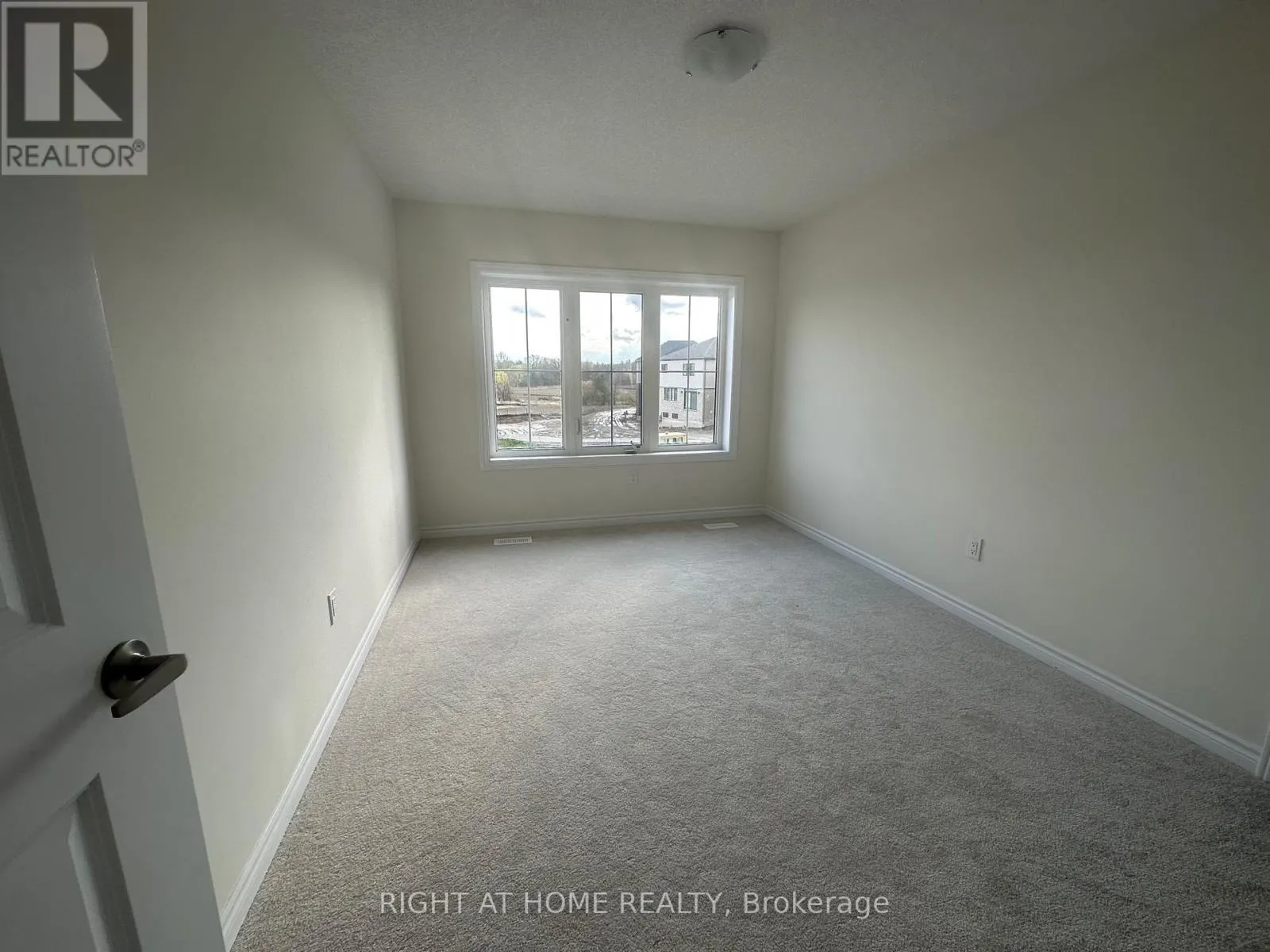 3 BEE CRESCENT