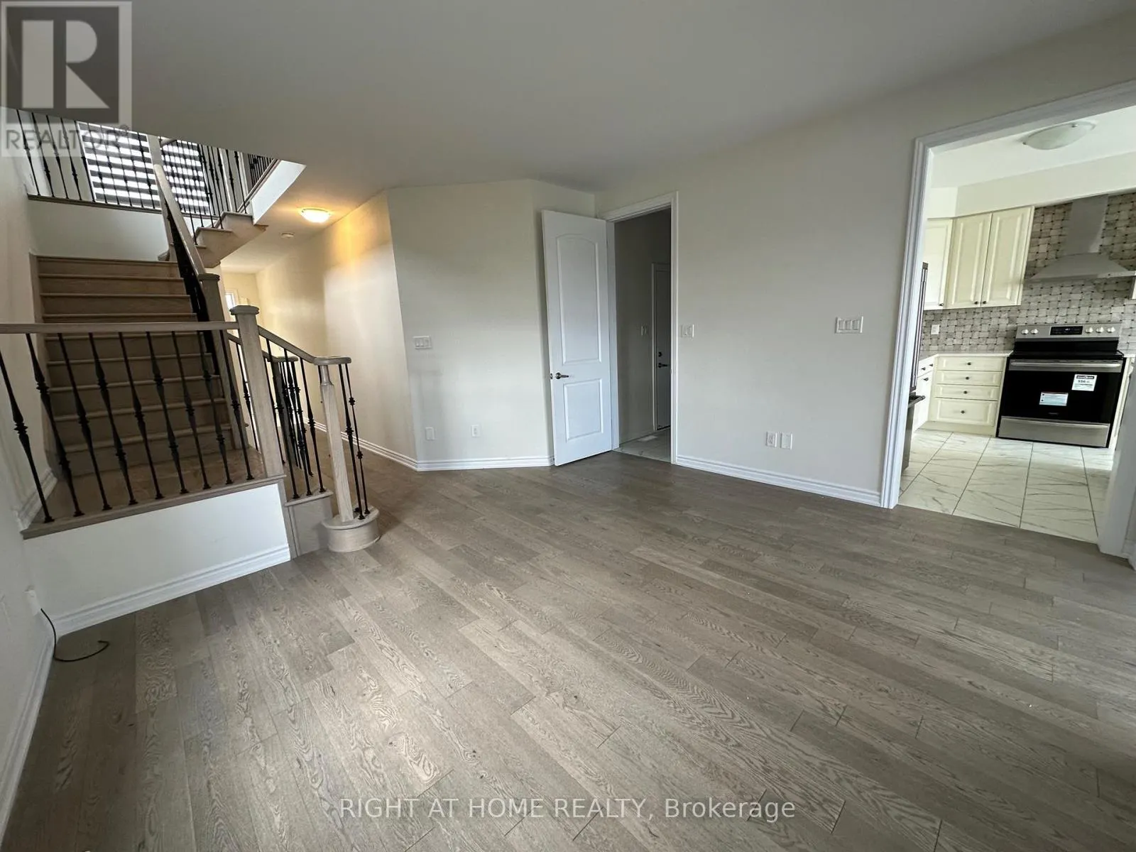 3 BEE CRESCENT