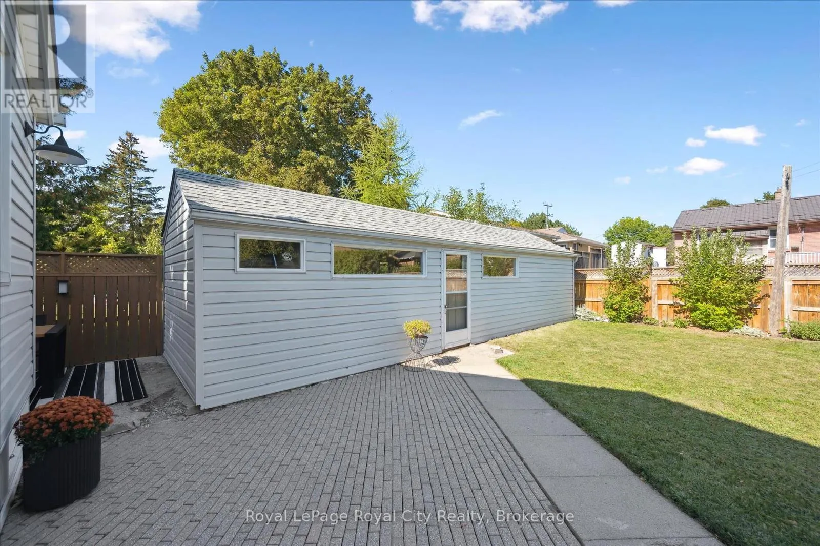 43 VANCOUVER DRIVE