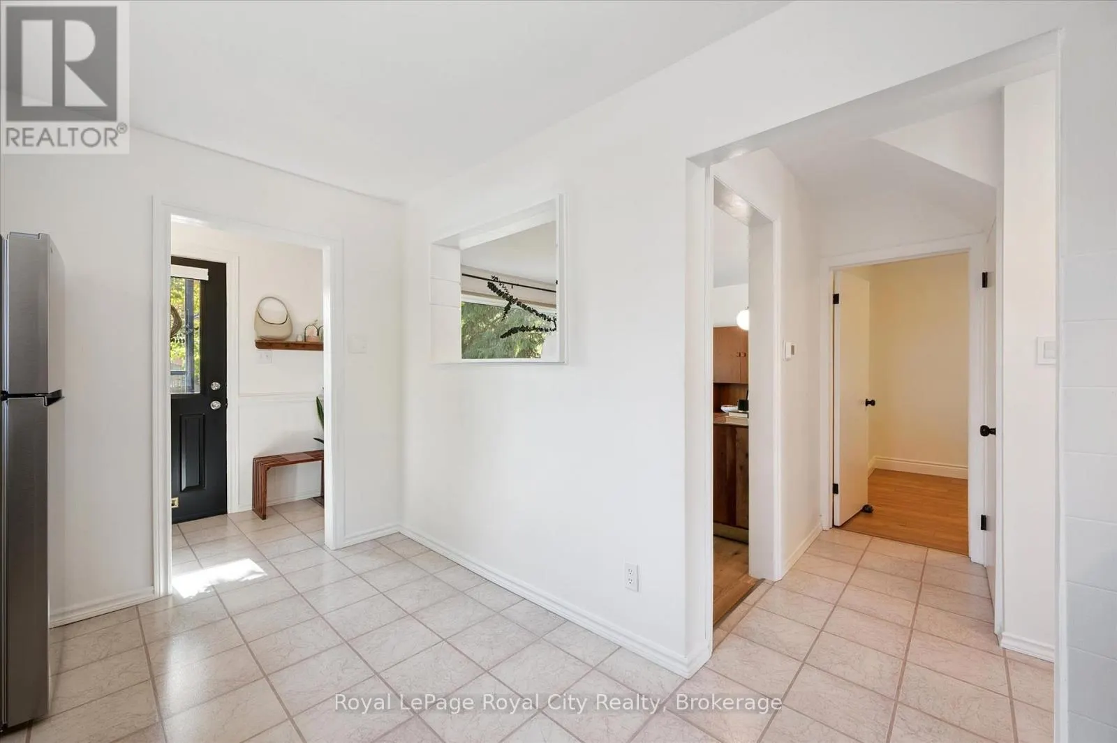 43 VANCOUVER DRIVE