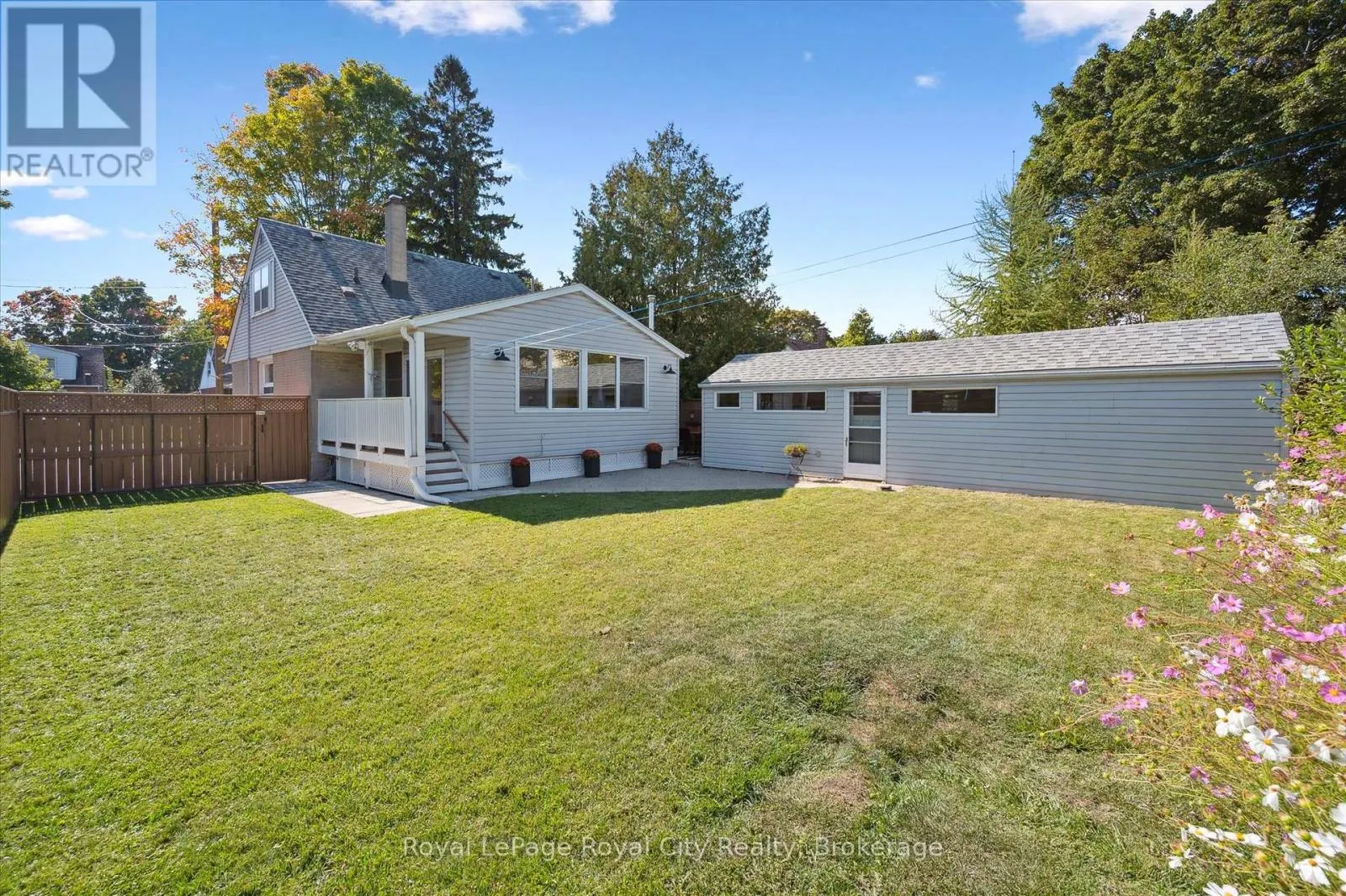 43 VANCOUVER DRIVE