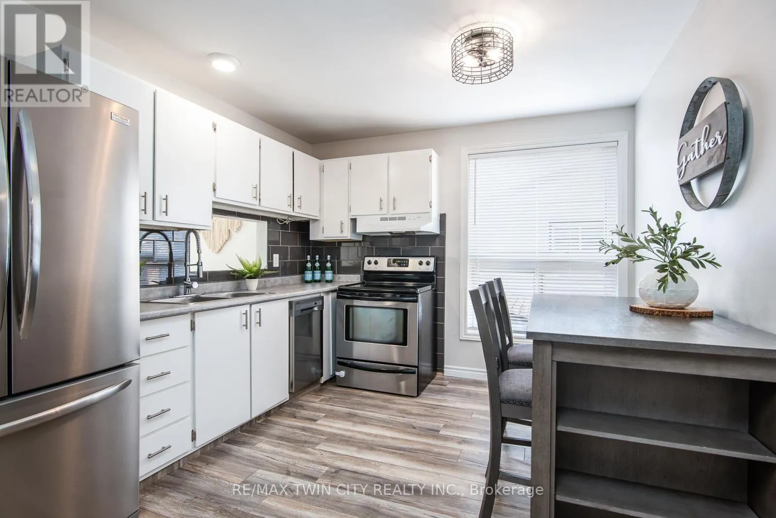 197 SILVER ASPEN CRESCENT