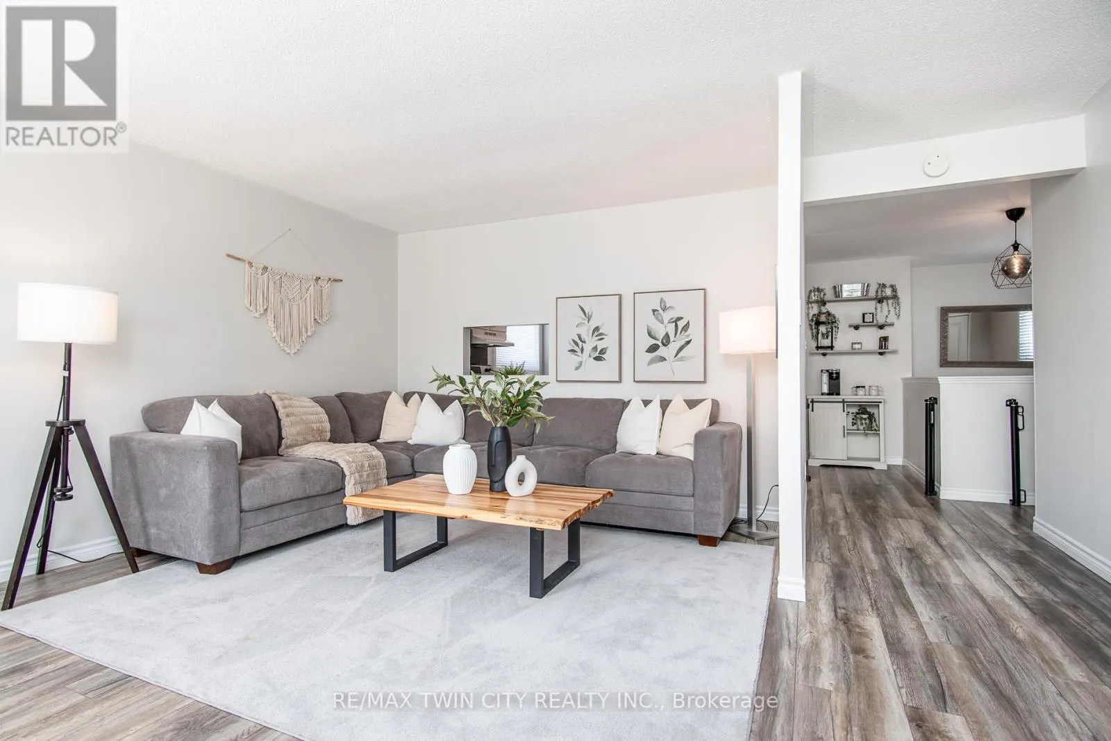 197 SILVER ASPEN CRESCENT