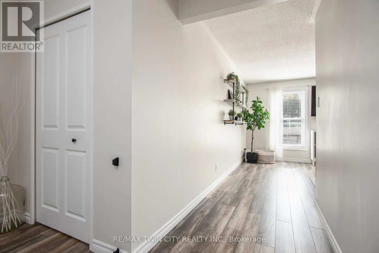 197 SILVER ASPEN CRESCENT