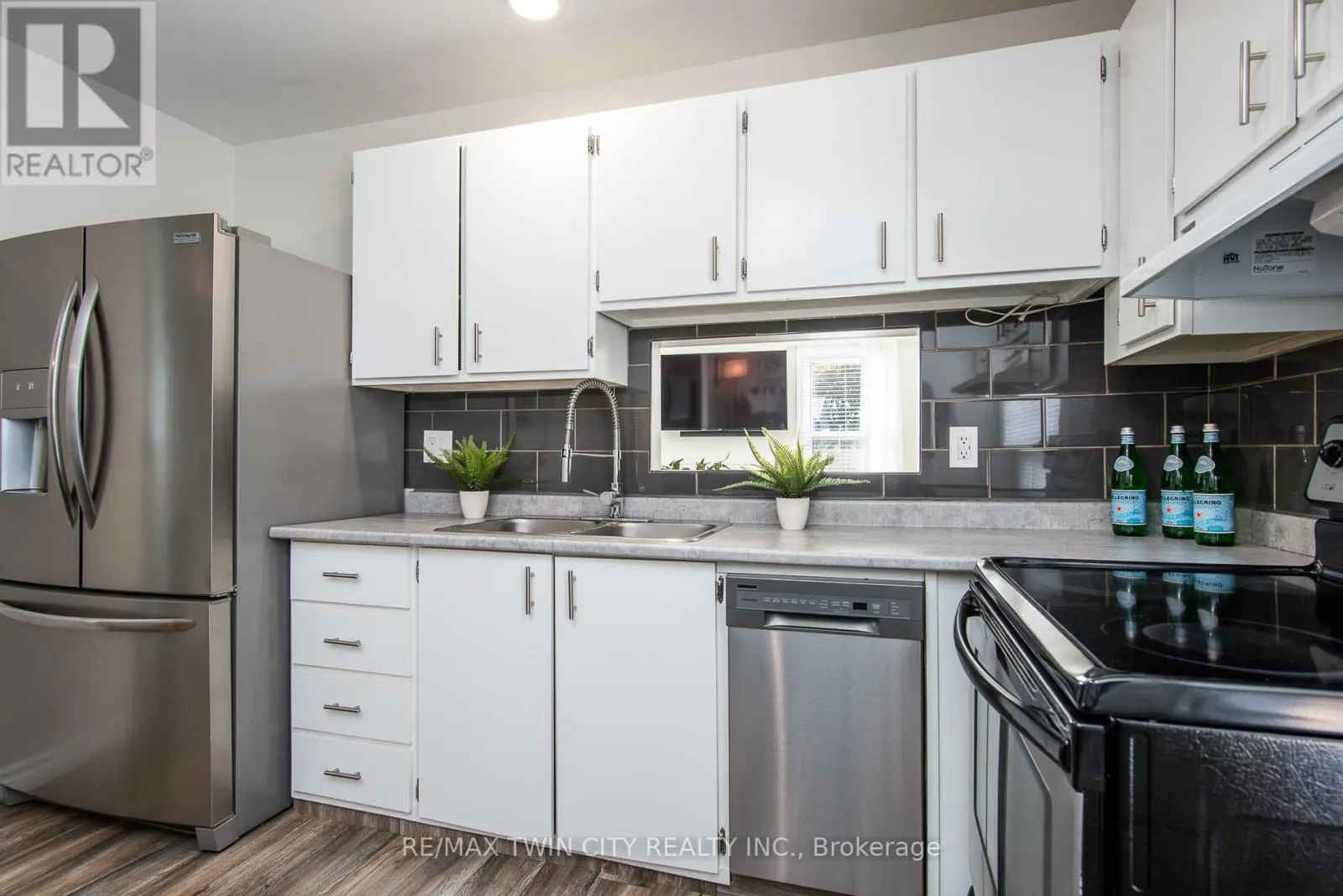 197 SILVER ASPEN CRESCENT