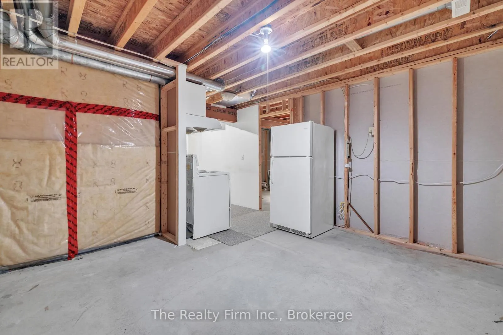 3 - 665 SOUTHWOOD WAY, #3
