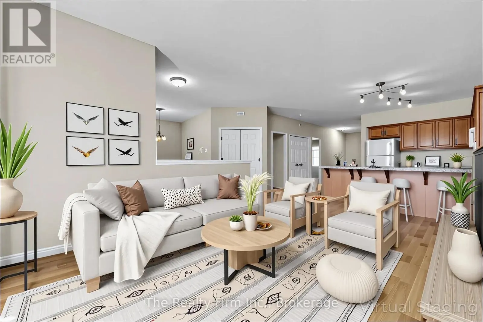 3 - 665 SOUTHWOOD WAY, #3