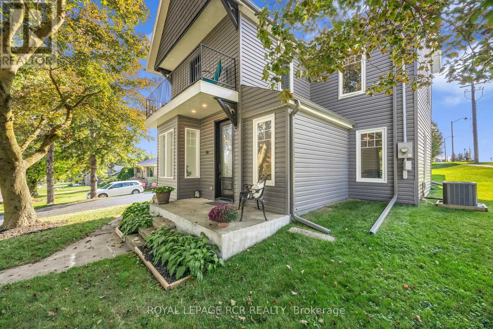50 LEESON STREET S