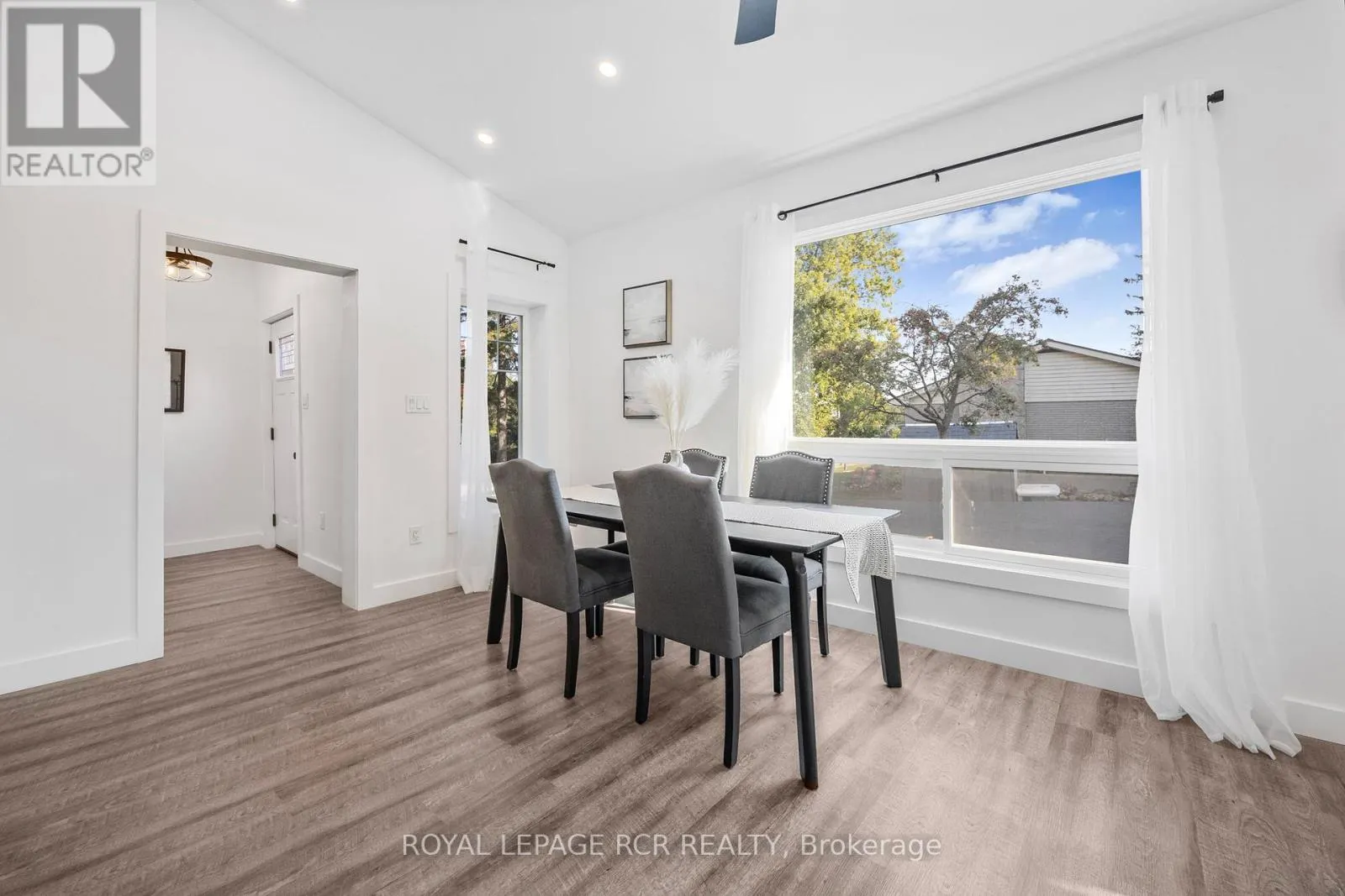 50 LEESON STREET S