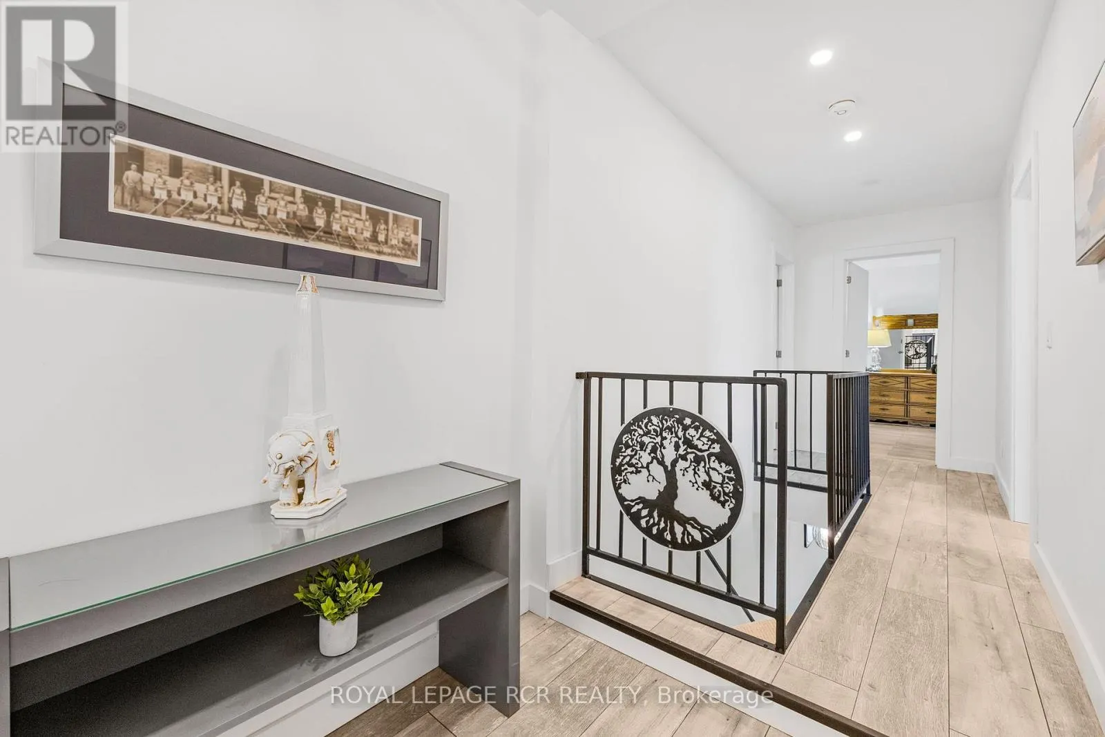 50 LEESON STREET S