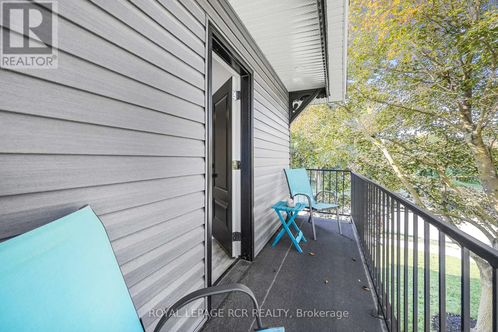 50 LEESON STREET S