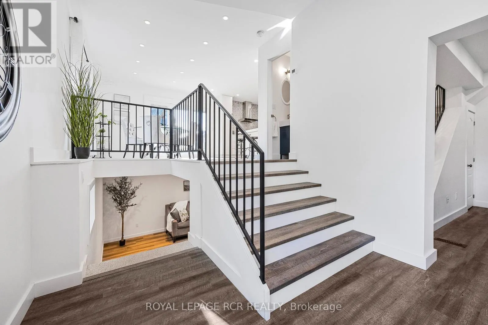 50 LEESON STREET S