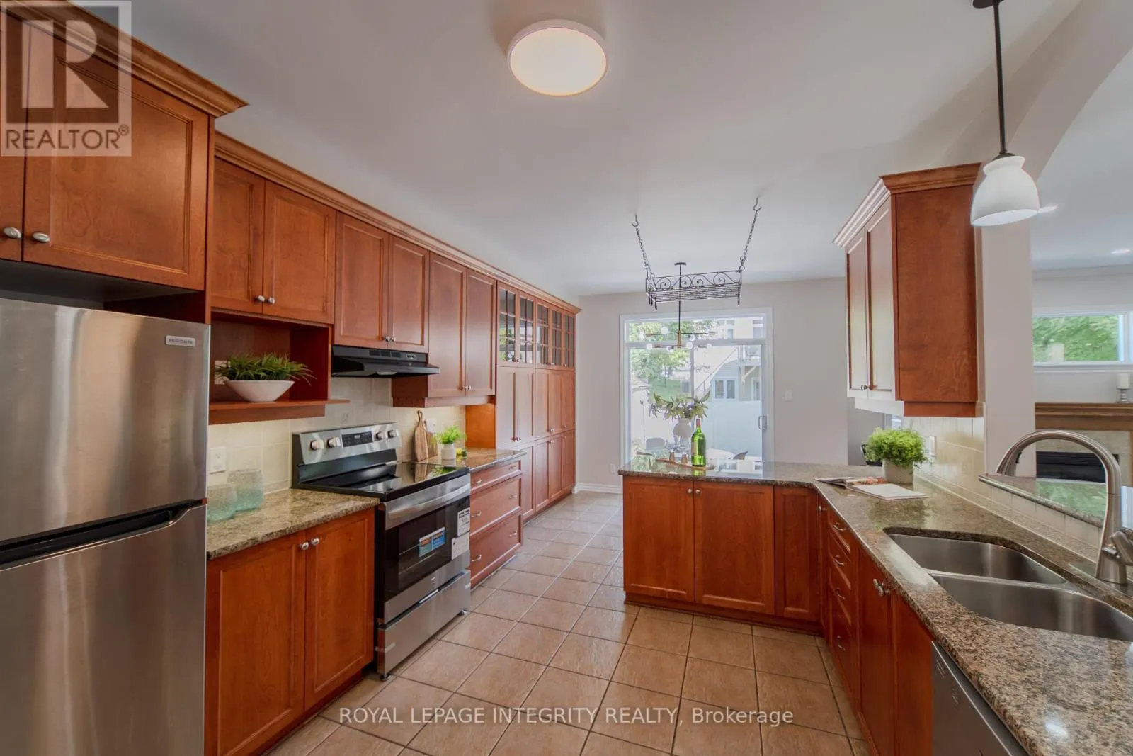 141 STEEPLE CHASE DRIVE