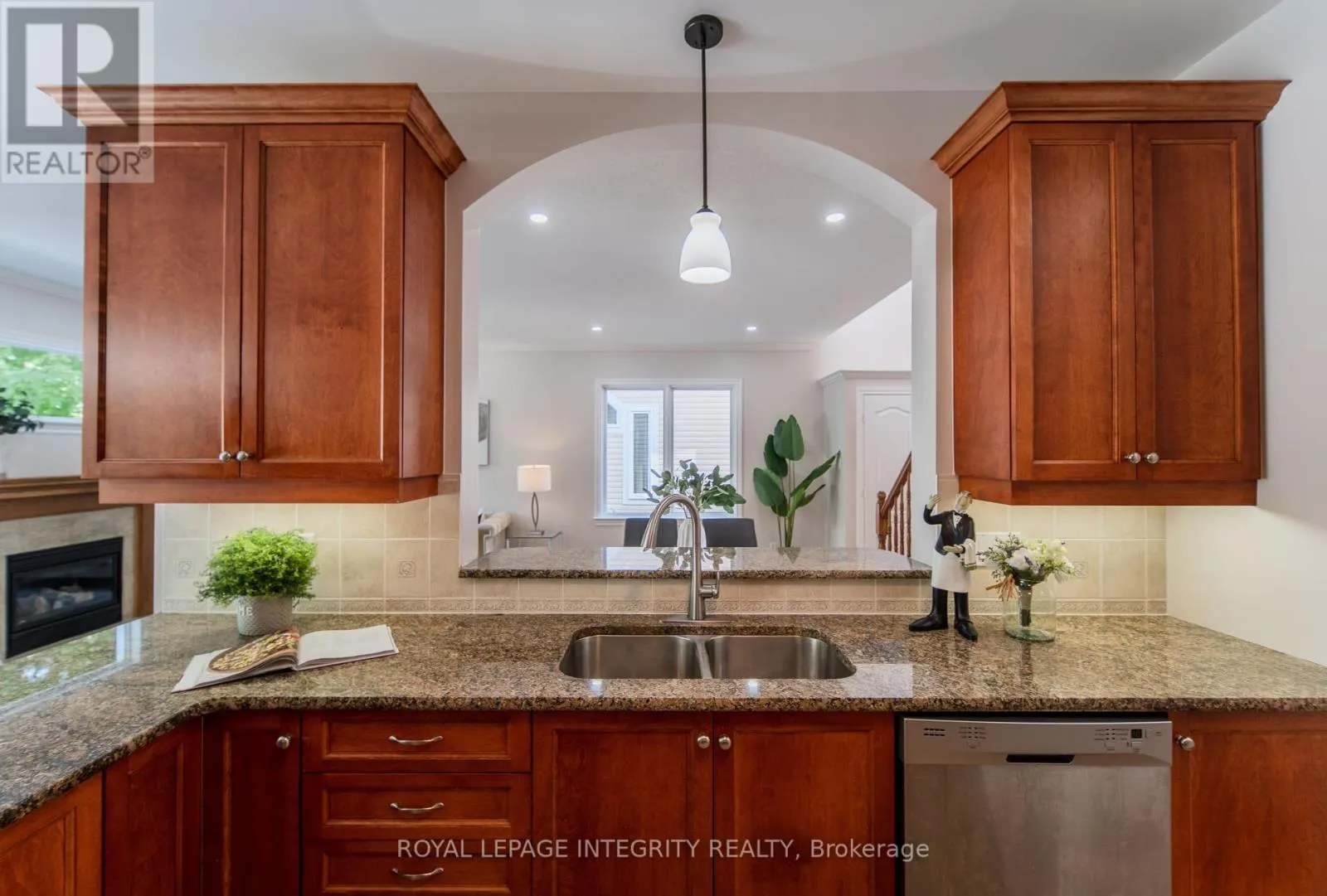 141 STEEPLE CHASE DRIVE