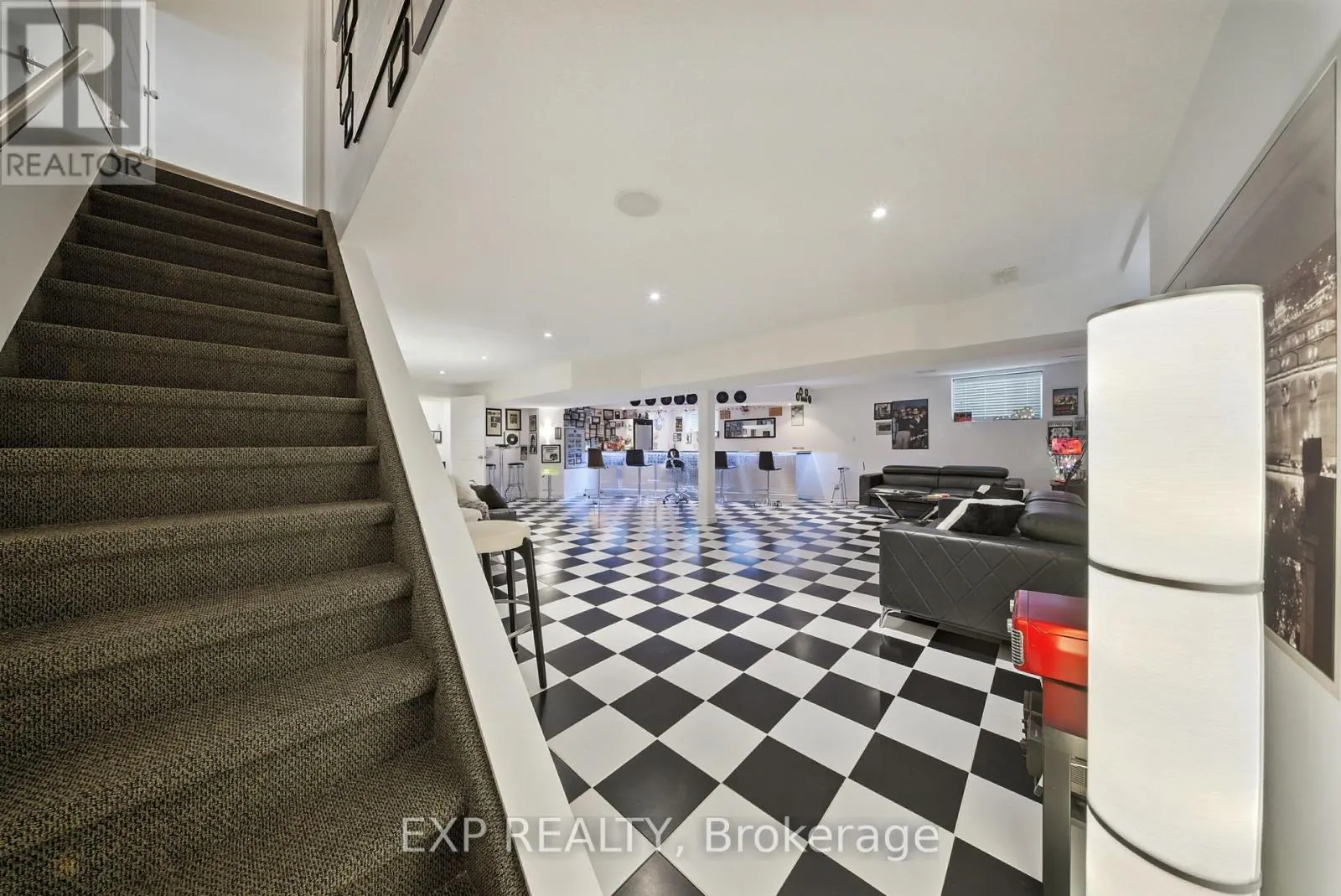 257 DONLY DRIVE S