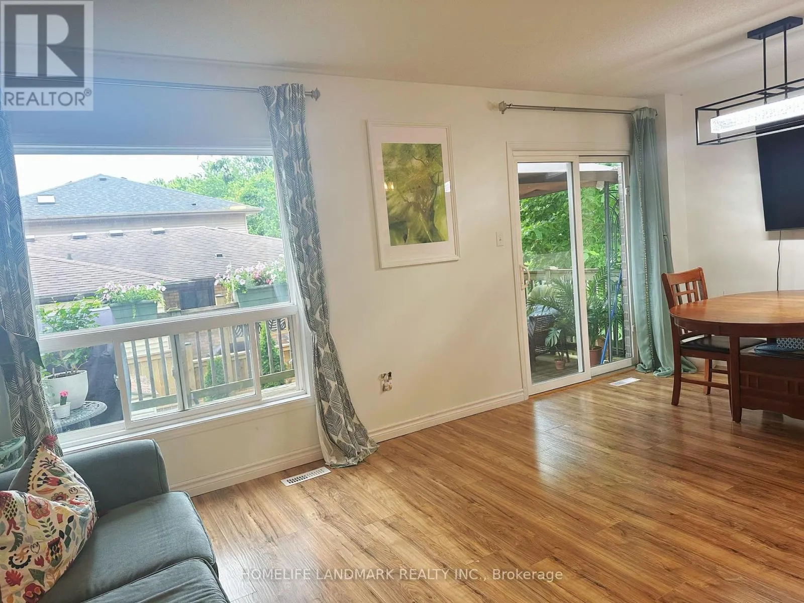 535 SPRUCEWOOD DRIVE
