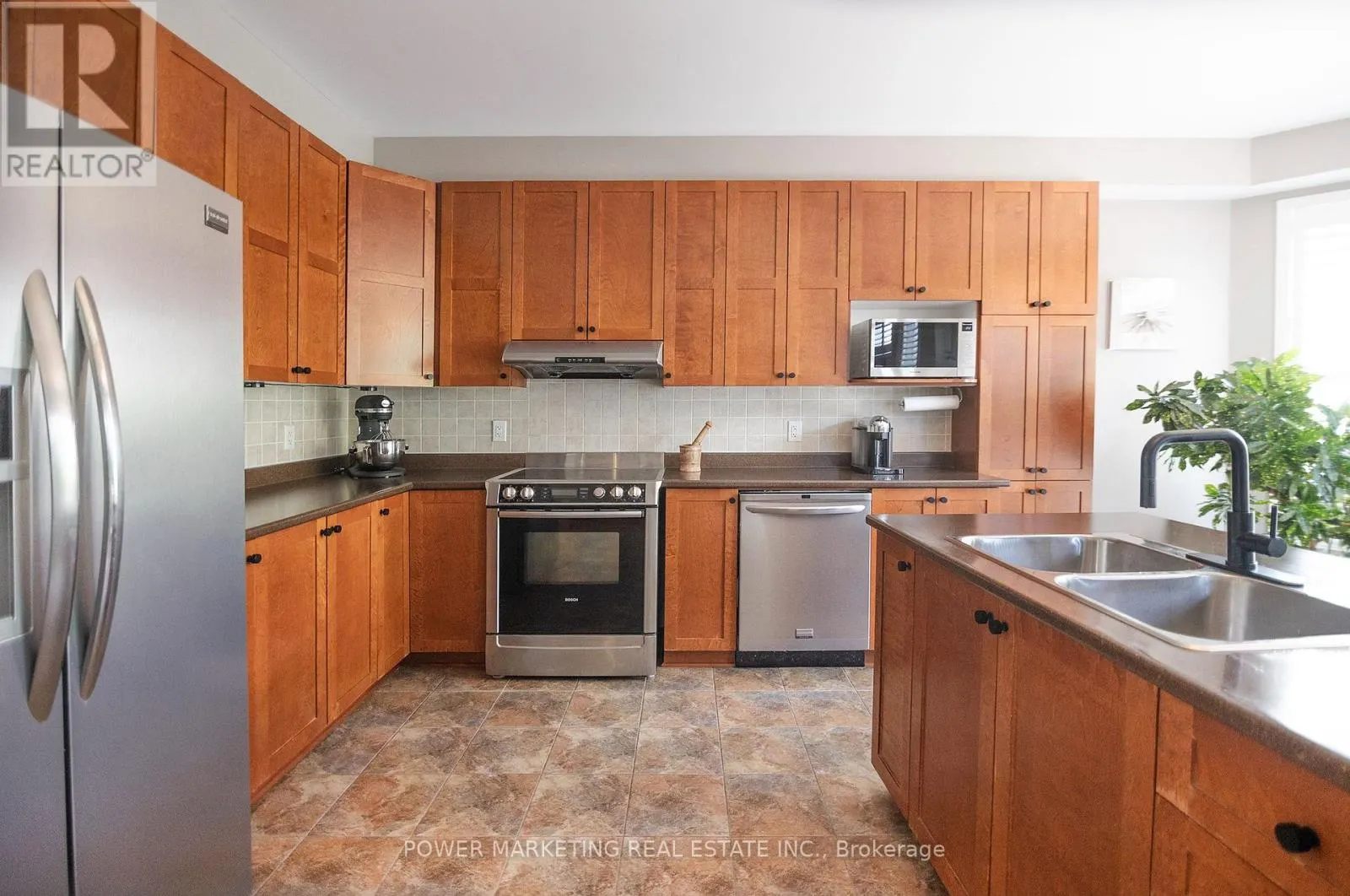 124 STRATHCARRON CRESCENT