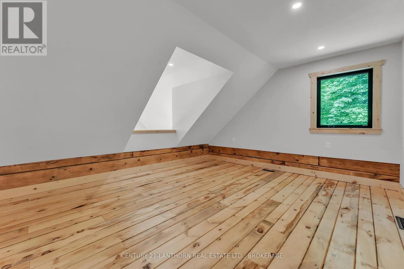 1120B WARRINGTON ROAD