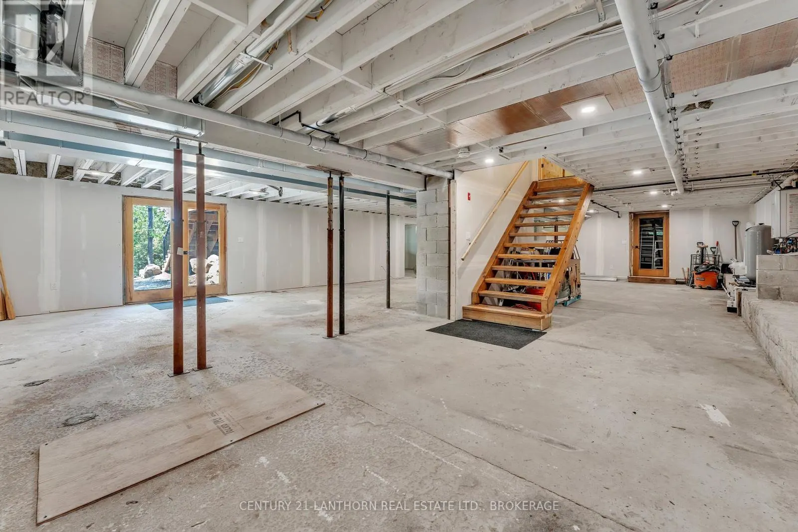 1120B WARRINGTON ROAD