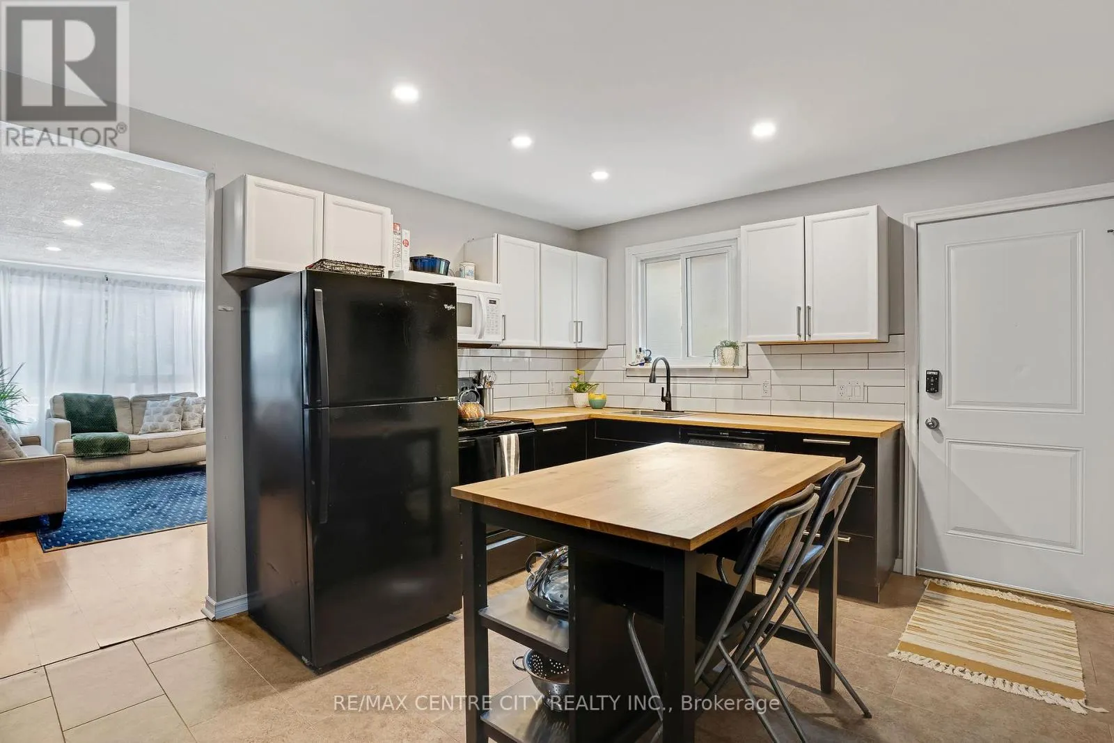 222 FAIRWAY ROAD N