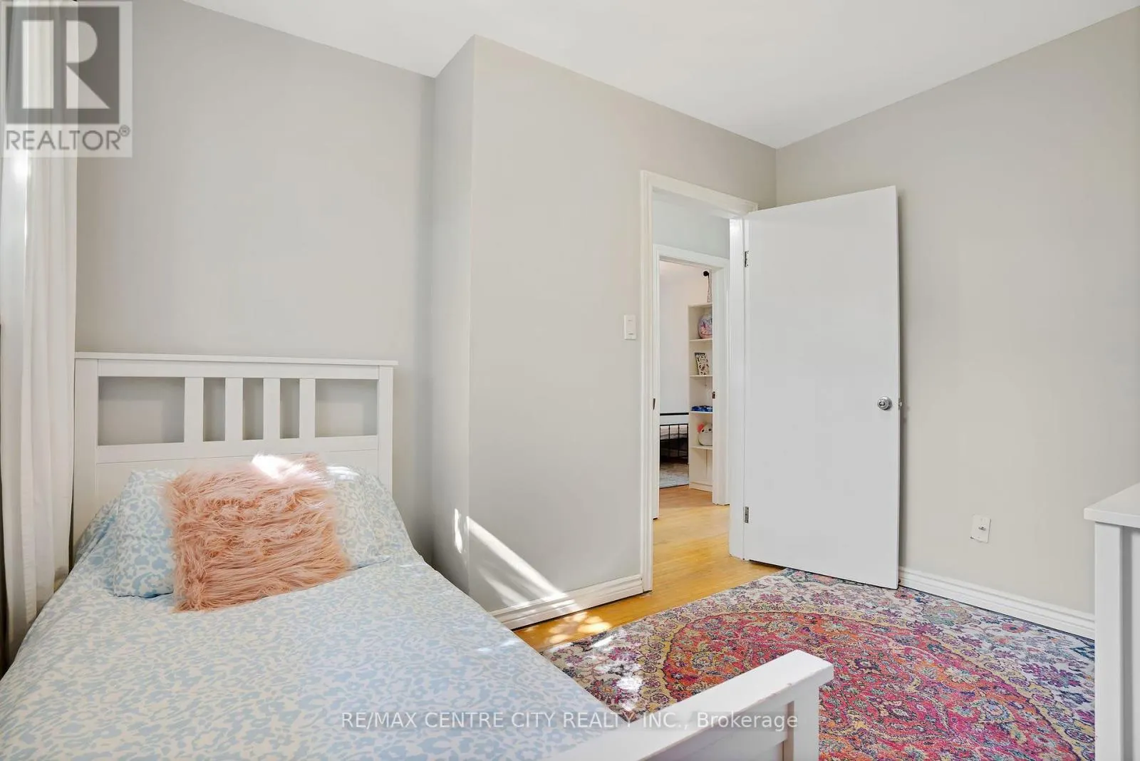 222 FAIRWAY ROAD N