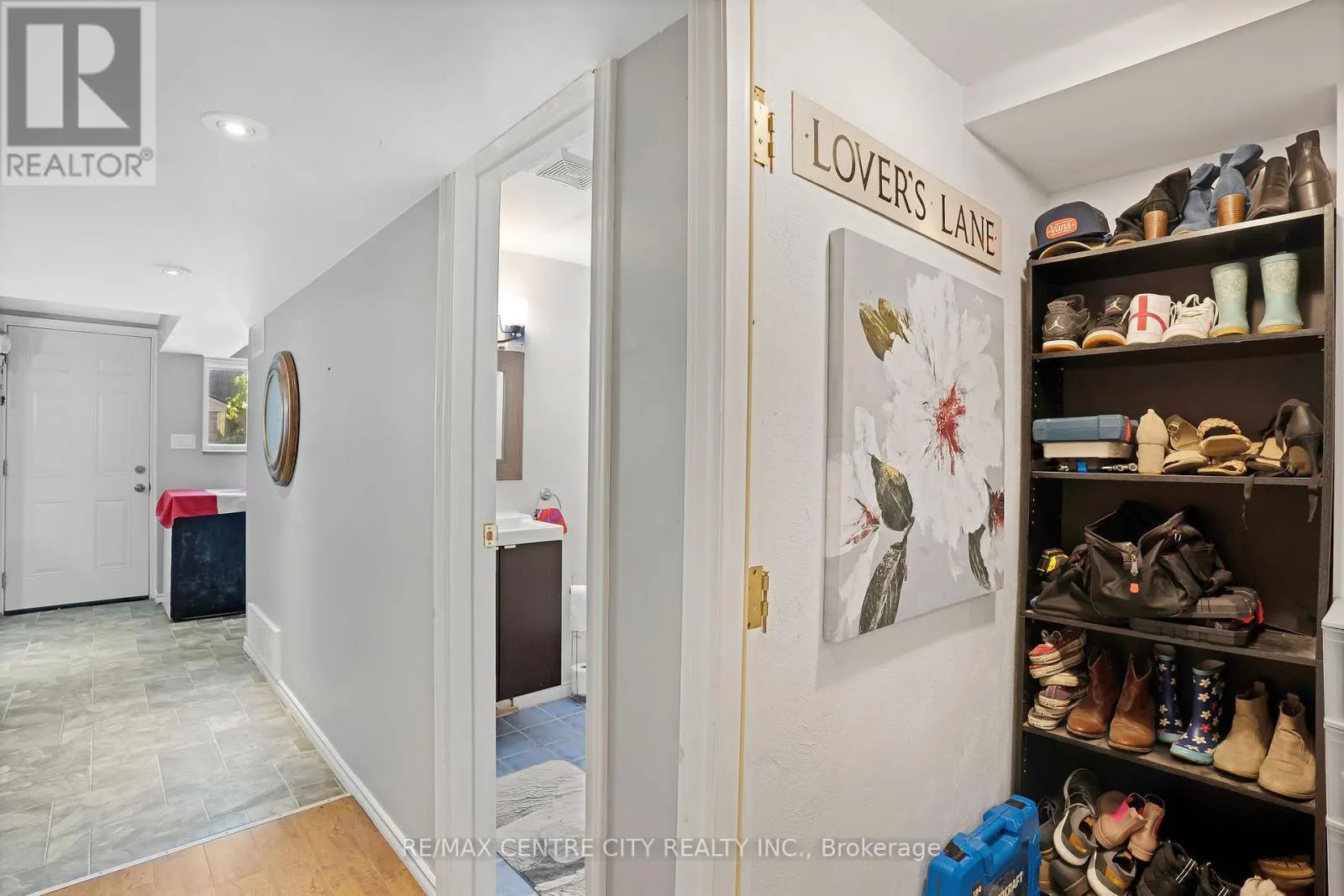 222 FAIRWAY ROAD N