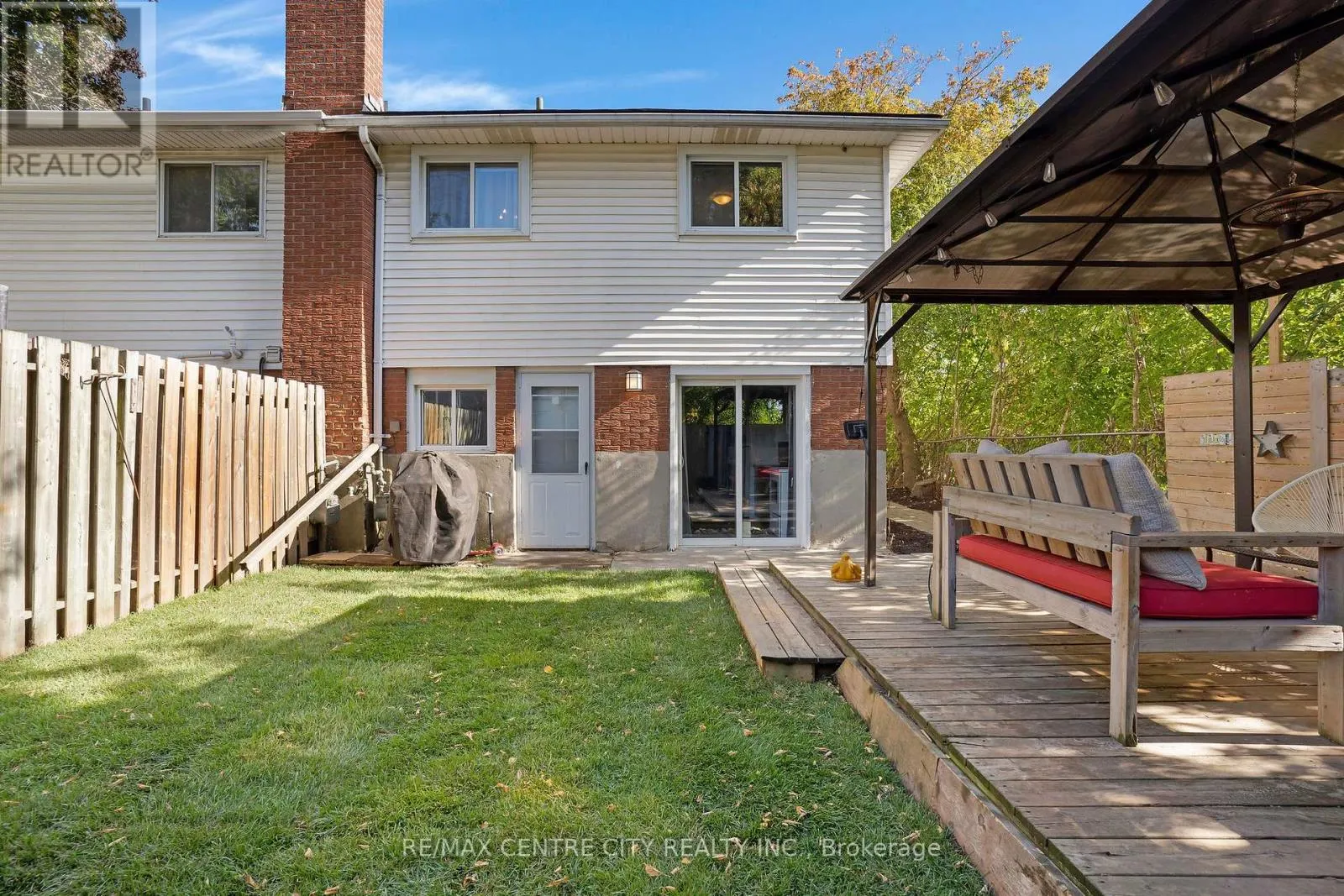 222 FAIRWAY ROAD N