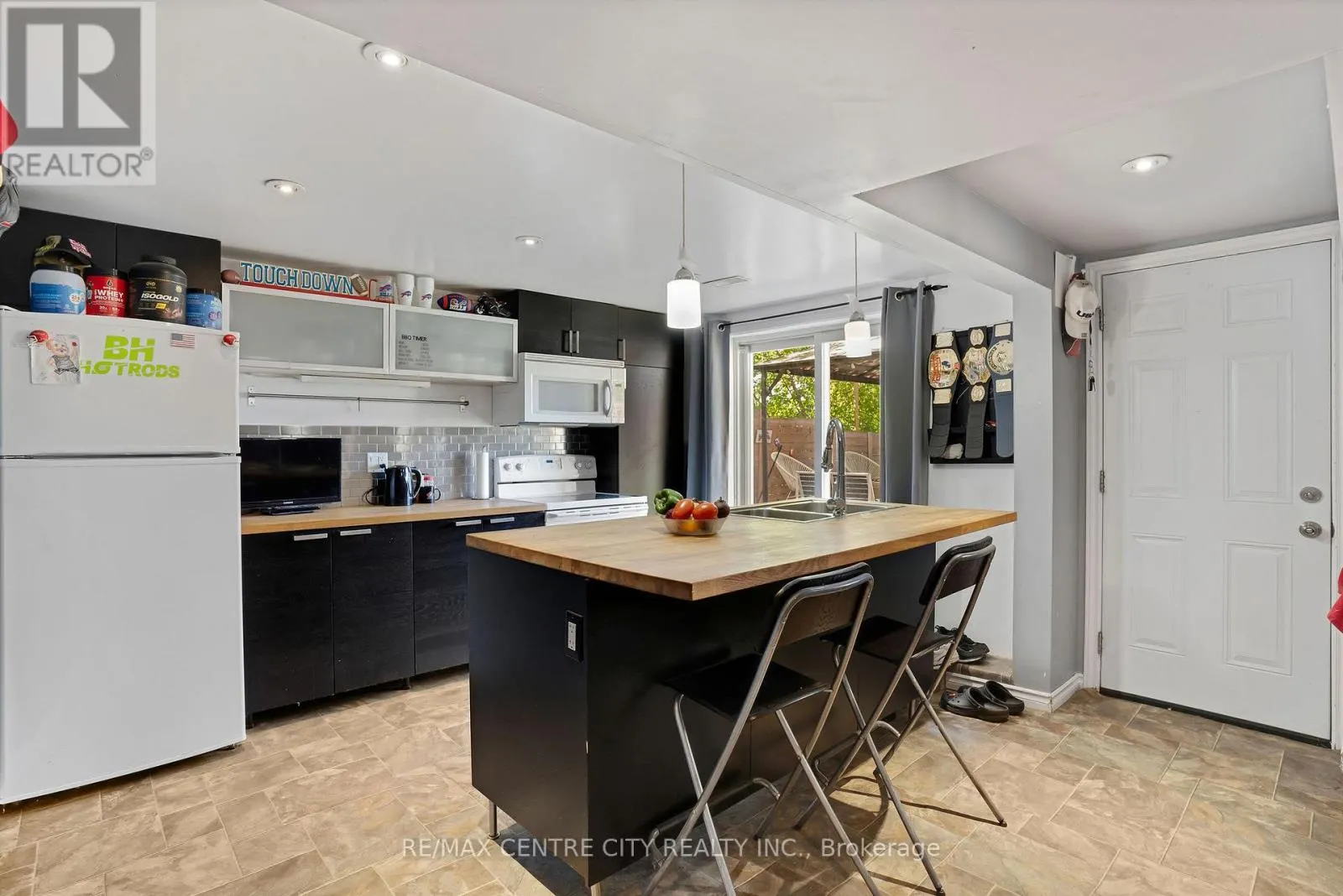222 FAIRWAY ROAD N