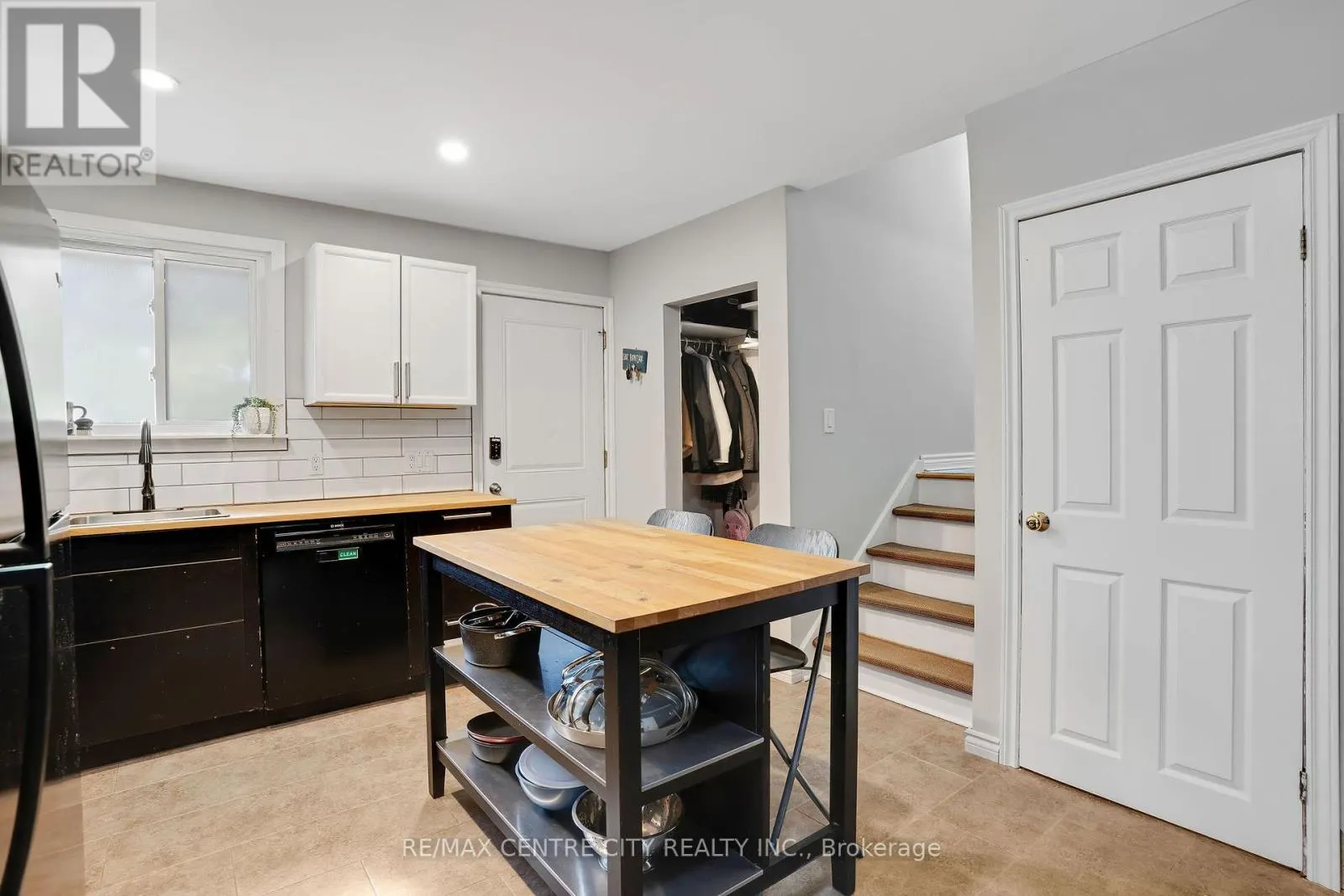 222 FAIRWAY ROAD N